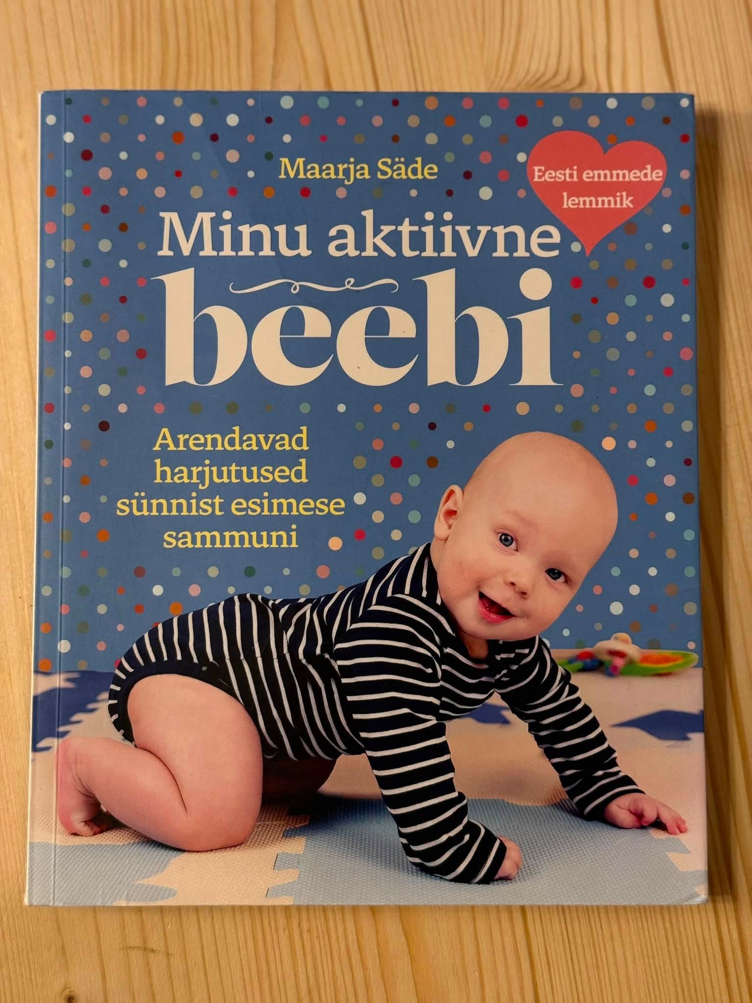 Kaks raamatut beebi füüsilise arengu toetamiseks